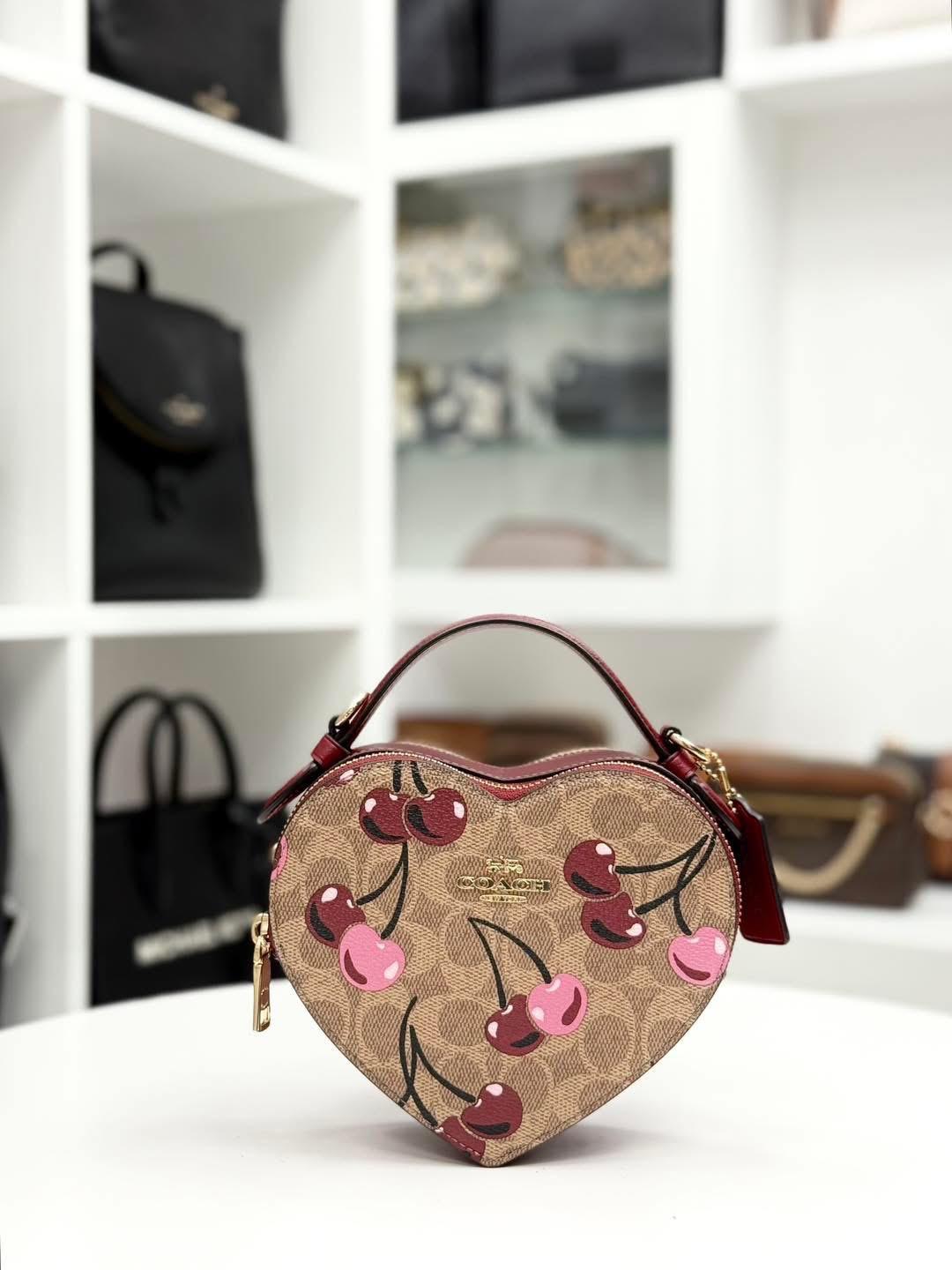 【COACH】Mini Jamie Camera Bag ミニ ジェイミー ボウプリント Coach Mini Jamie Camera Bag With Bow Print | Brixton Baker